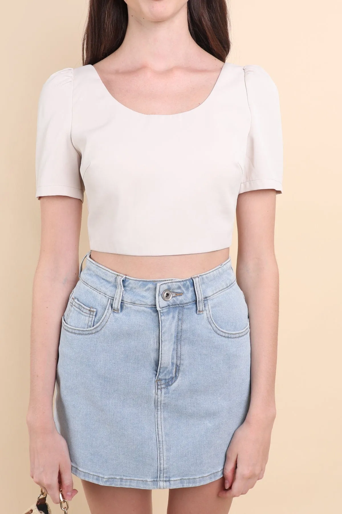 BEBE PADDED BOW OPEN BACK TOP IN OAT