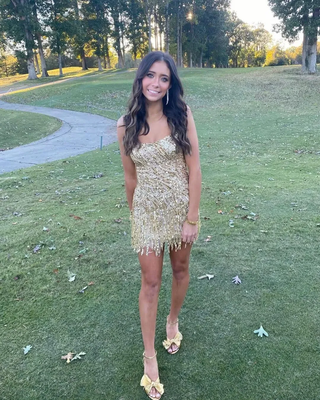 Sparkly Sequin Homecoming Dresses Spaghetti Straps Tight Short Cocktail Party Dress with Tassels for Teens